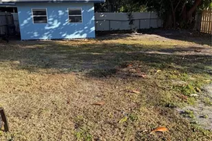 2849 Marlette St, Sarasota, FL 34231 - Photo 14