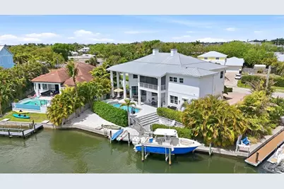 7755 Holiday Drive N, Sarasota, FL 34231 - Photo 1