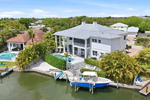 7755 Holiday Dr N, Sarasota, FL 34231 - Photo 1