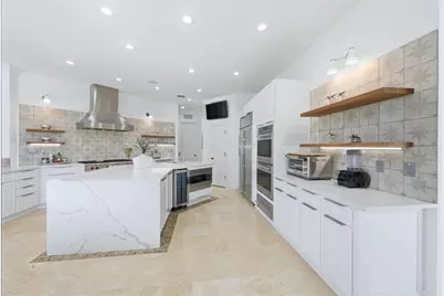 7755 Holiday Drive N, Sarasota, FL 34231 - Photo 8