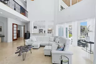 7755 Holiday Dr N, Sarasota, FL 34231 - Photo 6