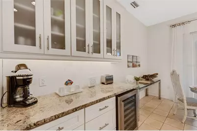 4801 Edgemont Court, Sarasota, FL 34233 - Photo 10