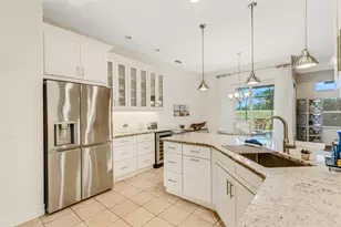 4801 Edgemont Ct, Sarasota, FL 34233 - Photo 8