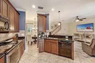 8128 Villa Grande Ct, Sarasota, FL 34243 - Photo 10