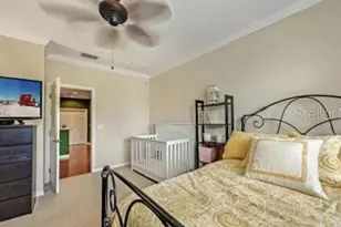 8128 Villa Grande Ct, Sarasota, FL 34243 - Photo 18