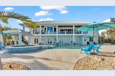 635 Key Royale Drive, Holmes Beach, FL 34217 - Photo 28