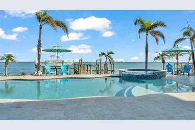 635 Key Royale Drive, Holmes Beach, FL 34217 - Photo 26