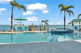 635 Key Royale Dr, Holmes Beach, FL 34217 - Photo 26