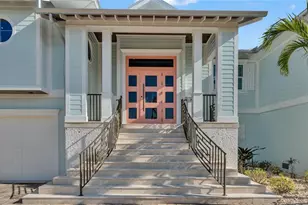 635 Key Royale Dr, Holmes Beach, FL 34217 - Photo 4