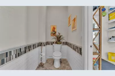 635 Key Royale Drive, Holmes Beach, FL 34217 - Photo 38