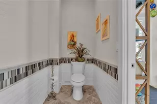 635 Key Royale Dr, Holmes Beach, FL 34217 - Photo 38