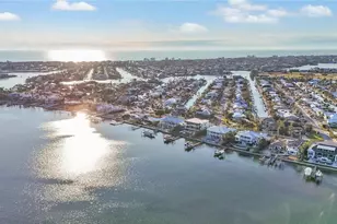 635 Key Royale Dr, Holmes Beach, FL 34217 - Photo 12