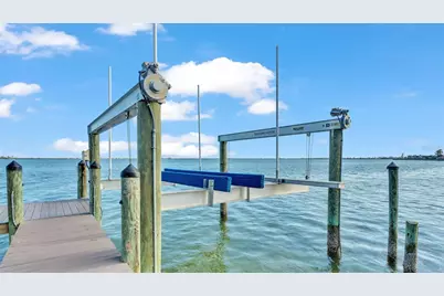 635 Key Royale Drive, Holmes Beach, FL 34217 - Photo 32