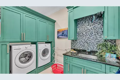 635 Key Royale Drive, Holmes Beach, FL 34217 - Photo 72