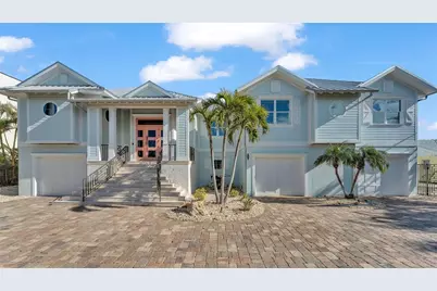 635 Key Royale Drive, Holmes Beach, FL 34217 - Photo 2