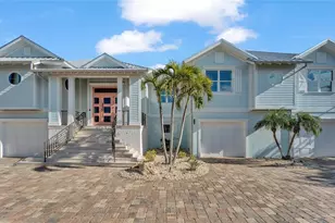 635 Key Royale Dr, Holmes Beach, FL 34217 - Photo 2