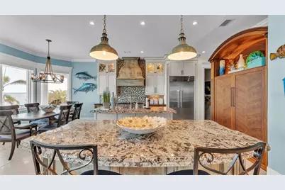 635 Key Royale Drive, Holmes Beach, FL 34217 - Photo 64