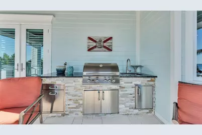 635 Key Royale Drive, Holmes Beach, FL 34217 - Photo 100