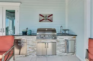 635 Key Royale Dr, Holmes Beach, FL 34217 - Photo 100