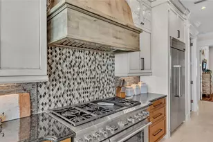 635 Key Royale Dr, Holmes Beach, FL 34217 - Photo 70