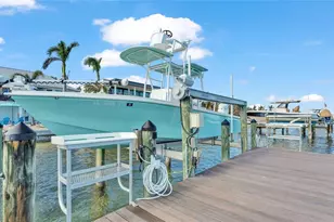 635 Key Royale Dr, Holmes Beach, FL 34217 - Photo 34