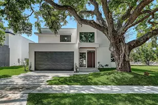 1730 Wisconsin Ln, Sarasota, FL 34239 - Photo 2