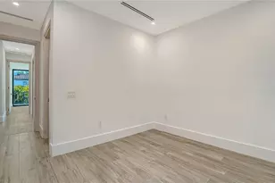 1730 Wisconsin Ln, Sarasota, FL 34239 - Photo 28