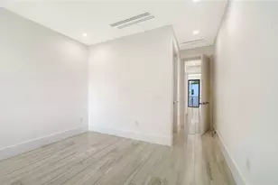1734 Wisconsin Ln, Sarasota, FL 34239 - Photo 28
