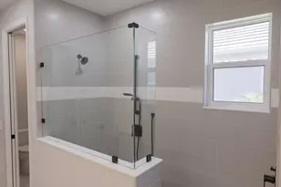 8100 Slipway Dr, Sarasota, FL 34240 - Photo 18