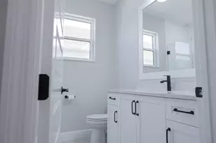 8100 Slipway Dr, Sarasota, FL 34240 - Photo 24