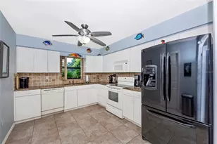 125 Englewood Garden Ct, Englewood, FL 34223 - Photo 18