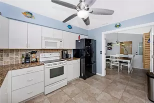 125 Englewood Garden Ct, Englewood, FL 34223 - Photo 22