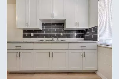 2422 11th Street W, Bradenton, FL 34205 - Photo 6