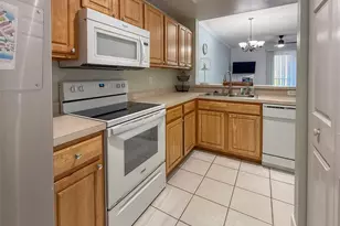 4980 Baraldi Cir, Sarasota, FL 34235 - Photo 10