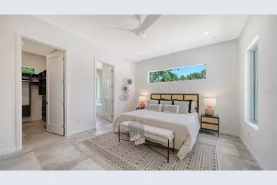 2010 Hyde Park Circle, Sarasota, FL 34239 - Photo 10