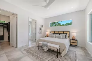 2010 Hyde Park Cir, Sarasota, FL 34239 - Photo 10