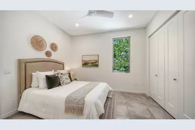 2010 Hyde Park Circle, Sarasota, FL 34239 - Photo 20
