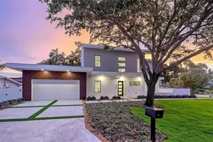 2010 Hyde Park Cir, Sarasota, FL 34239 - Photo 4