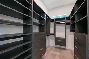 2010 Hyde Park Cir, Sarasota, FL 34239 - Photo 26