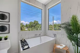 2010 Hyde Park Cir, Sarasota, FL 34239 - Photo 54