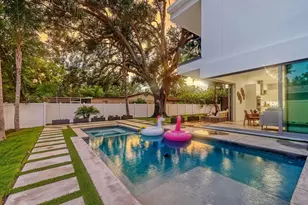 2010 Hyde Park Cir, Sarasota, FL 34239 - Photo 26