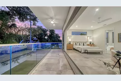 2010 Hyde Park Circle, Sarasota, FL 34239 - Photo 16