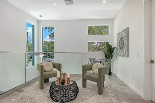 2010 Hyde Park Cir, Sarasota, FL 34239 - Photo 46