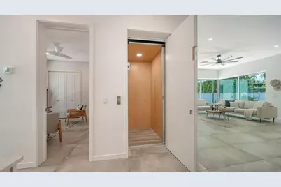2010 Hyde Park Circle, Sarasota, FL 34239 - Photo 30