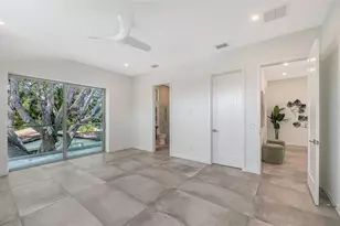 2010 Hyde Park Cir, Sarasota, FL 34239 - Photo 42