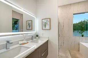 2010 Hyde Park Cir, Sarasota, FL 34239 - Photo 52