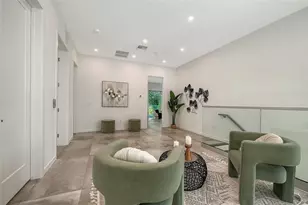 2010 Hyde Park Cir, Sarasota, FL 34239 - Photo 12