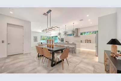 2010 Hyde Park Circle, Sarasota, FL 34239 - Photo 10