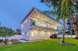 2010 Hyde Park Cir, Sarasota, FL 34239 - Photo 24
