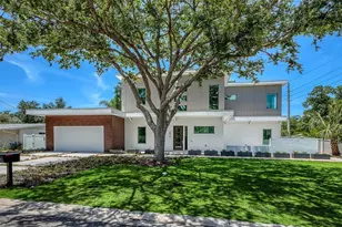 2010 Hyde Park Cir, Sarasota, FL 34239 - Photo 6